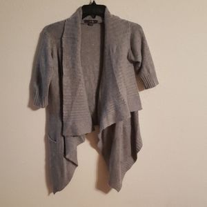 Cardigan quarter sleeves.